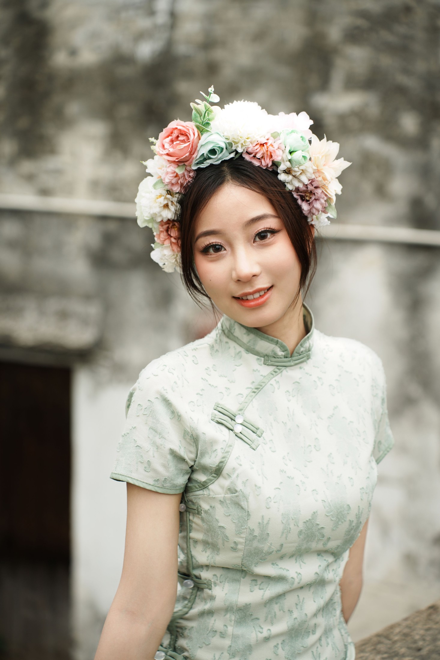 小u – 《绿色旗袍簪花》[17P]